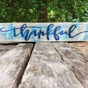 Thankful farmhouse wooden sign